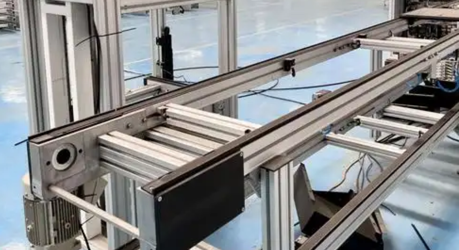 選擇電機驅(qū)動柔性輸送線時，需考慮以下因素